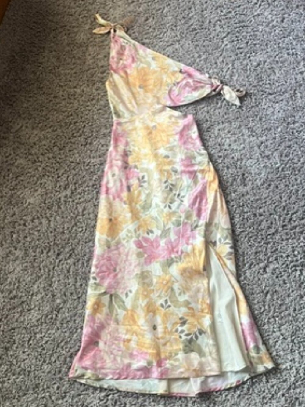 SHOWPO FLORAL MIDI DRESS - Picture 3 of 4
